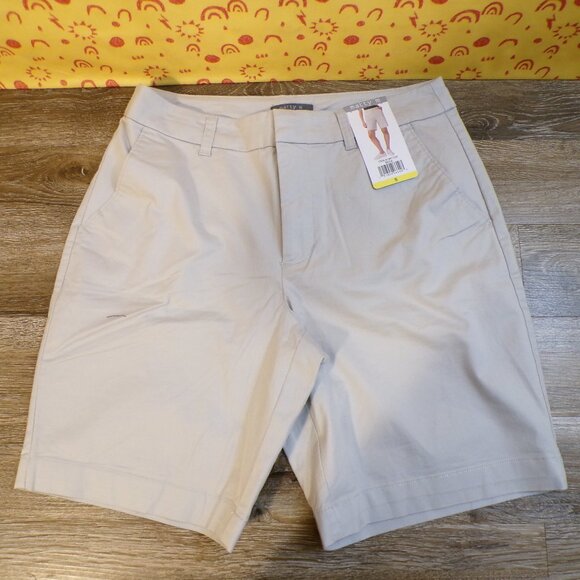 MATTY M 2 Pair Women's NWT Bermuda Shorts Flat Front Navy Blue & Beige Sm - Picture 6 of 9